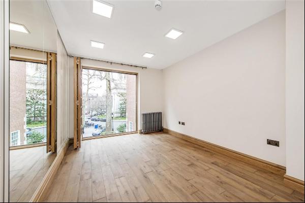 A large townhouse to let in Westminster