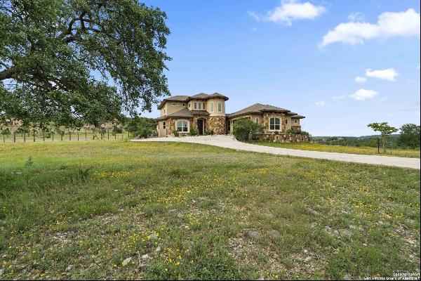 189 Dry Bear Creek, New Braunfels TX 78132