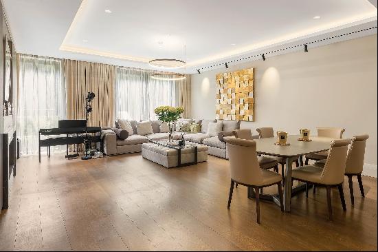 An impressive three bedroom apartment in Holland Park Villas, W8.