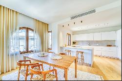 Brand new duplex penthouse with views of the cathedral in the old town of Palma