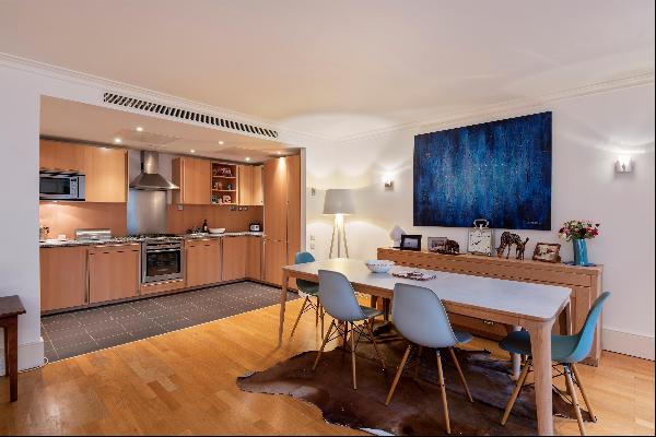 A spacious studio apartment to rent  in Kings Chelsea, SW10