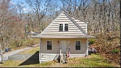 4 Old Acres Road, East Haddam CT 06469