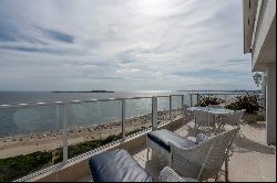 Penthouse with excellent view in Playa Mansa.