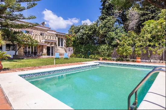 Detached villa in the exclusive El Almendral gated community