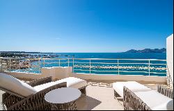 Cannes Croisette, luxurious Penthouse on the seafront.