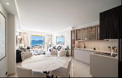 Cannes Croisette, luxurious Penthouse on the seafront.