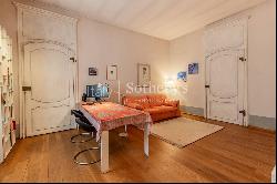 Bright apartment in the Quadrilatero Romano