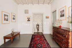 Bright apartment in the Quadrilatero Romano