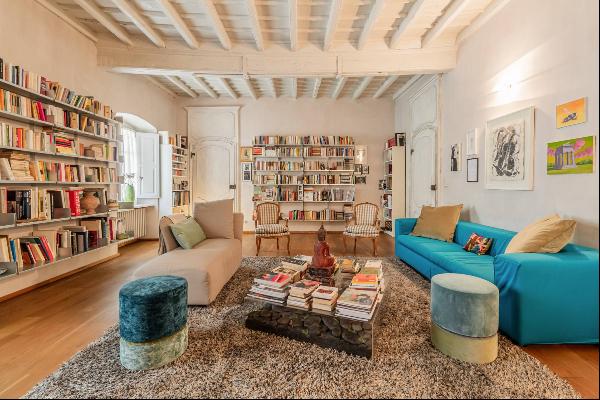 Bright apartment in the Quadrilatero Romano