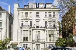 Belsize Grove, London, NW3 4UX