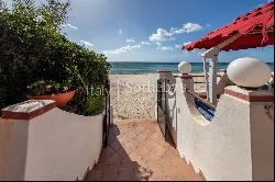 A seafront holiday home on the beach of Santa Margherita