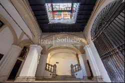 Prestigious penthouse to renovate in Palermo's historic center