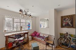 Unique luxury property in St John's Wood with superb artistic heritage