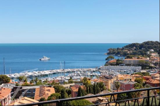 Hotel complex on Cap Ferrat facing the sea