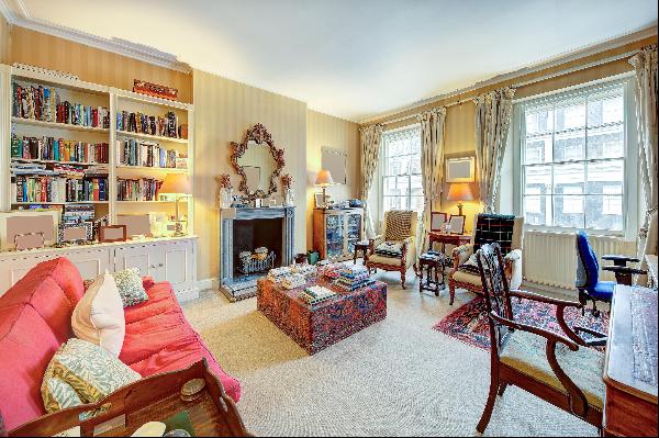 A superb apartment with direct lift access for sale in Eaton Place, Belgravia.