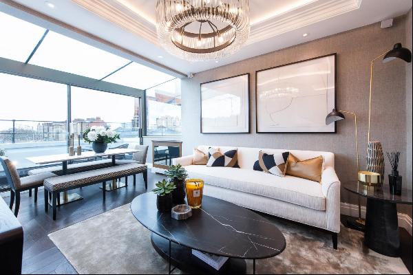 A luxury two bedroom apartment to rent in Kensington, W8