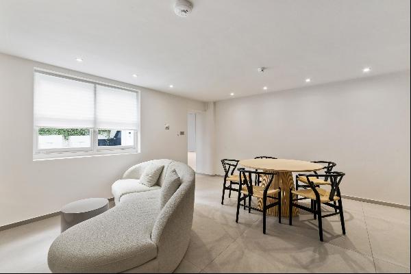 Newly renovated flat with it’s own private garden. Notting Hill W2