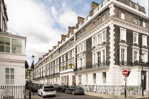 Two bedroom flat for sale in Onslow Square, SW7