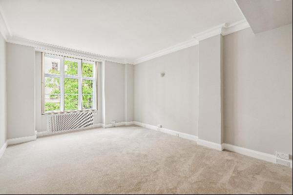 A well-proportioned one bedroom apartment to rent in W1W.