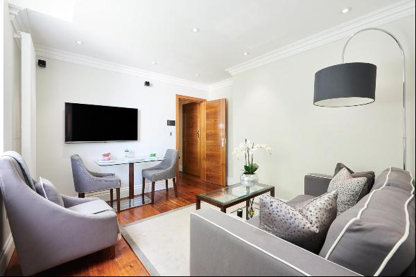 Modern 2 bedroom apartment to rent in Garden House, Notting Hill W2