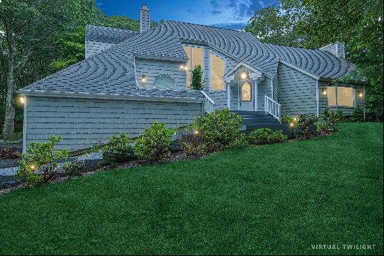 Located in the desirable Northside Hills Sag Harbor community this Modern style home is su