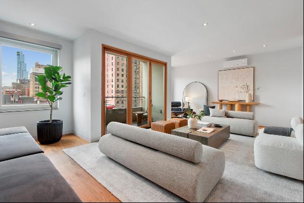 <div>This is truly a charmer. Unique 3 bedroom, 3 bathroom triplex penthouse with incredib