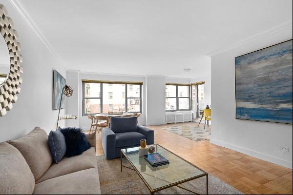<div>Experience unparalleled luxury at 2 Fifth Avenue, a prestigious co-op situated in the
