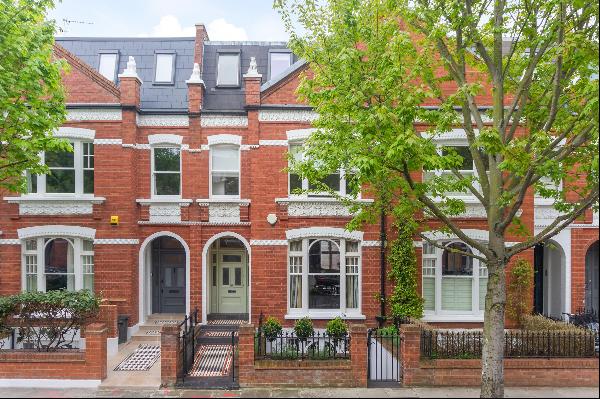 A fabulous six bedroom Lion House with a 22 foot garden situated in one of Fulham's most d