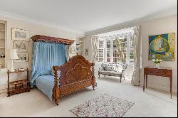A charming low built five bedroom family home in Chelsea with parking