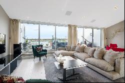 A breath-taking waterfront penthouse apartment in Chelsea Harbour