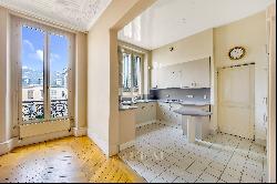 Versailles – An elegant 5-bed apartment