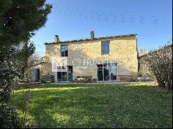 For sale remarkable property in one piece, 30 min from Bordeaux