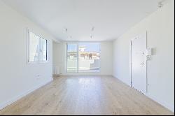 Beautiful newly renovated penthouse with unobstructed views