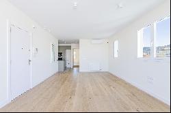 Beautiful newly renovated penthouse with unobstructed views