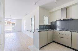 Beautiful newly renovated penthouse with unobstructed views