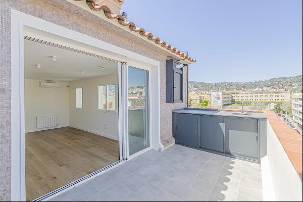 Beautiful newly renovated penthouse with unobstructed views