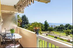 Stunning renovated apartment with sea views in Nice Napoleon III