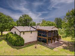 3 Lake Park Dr, Winfield KS 67156