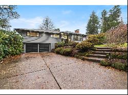 5555 SW DOVER CT Portland, OR 97225