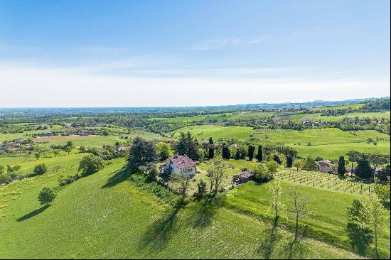 Enchanting villa in the Piacenza hills