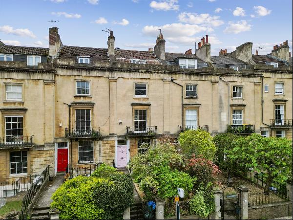 A beautifully proportioned Grade II Listed family home in the heart of Clifton, with 4 dou