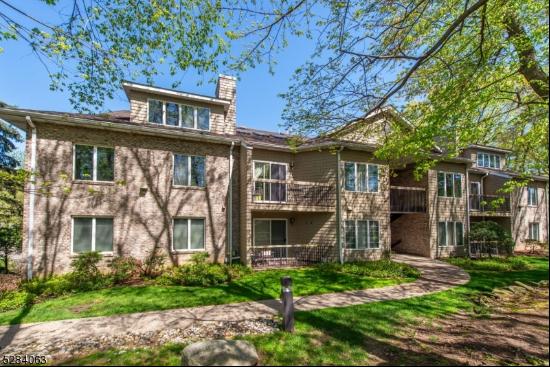 2 Parkside Ter Unit 1B, Woodland Park NJ 07424