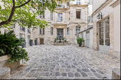 Paris 2nd - Montorgueil - Elegant pied-à-terre renovated in a private mansion