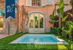 Luxury and comfort in the prestigious town of Forte dei Marmi: villa with a pool and a pri