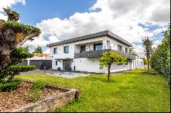 CONTEMPORARY HOUSE - SOUTH BORDEAUX - INDOOR POOL - GARAGE - GARDEN