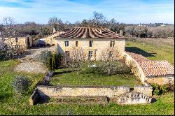 BORDEAUX 25KM - SUPERB COUNTRY PROPERTY - 14 HA - NUMEROUS OUTBUILDINGS