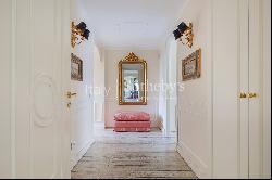 Splendid flat in the elegant setting of Via dei Giardini