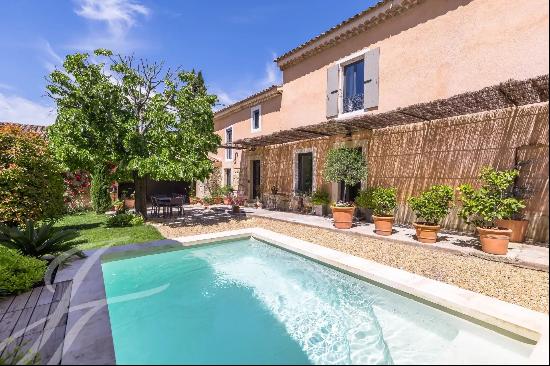 Restored village farmhouse in the hear of the Luberon