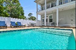 Corner Lot Vacation Home With Pool And Excellent Rental History