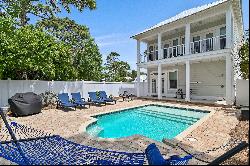 Corner Lot Vacation Home With Pool And Excellent Rental History